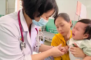 Các ca bệnh truyền nhiễm tăng nhanh cùng lúc: Cảnh báo nguy cơ dịch chồng dịch