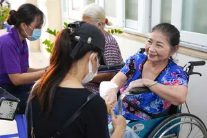 Bệnh nhân nữ được làm đẹp miễn phí tại Bệnh viện Nhân dân Gia Định nhân Ngày Phụ nữ Việt Nam 20-10