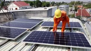 Đề xuất chỉ thông báo với UBND cấp xã khi lắp điện mặt trời mái nhà tự dùng