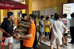 Tiếp sức sinh viên vùng lũ