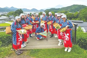 Nhộn nhịp đường tour cuối năm