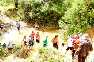 Thung thăng qua Tà Năng