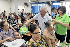 Đem lại ánh sáng cho bệnh nhân nghèo