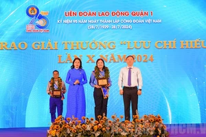 Ảnh: https://www.hcmcpv.org.vn/tin-tuc/quan-1-hop-mat-ky-niem-95-nam-ngay-thanh-lap-cong-doan-viet-nam-1491925206