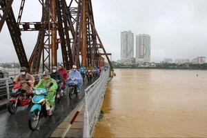 Bắc bộ, Tây Nguyên, Nam bộ có mưa dông, lũ trên các sông giảm