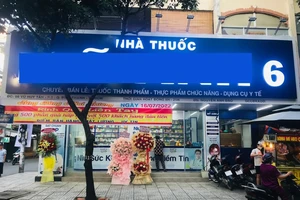Hộ kinh doanh nhà thuốc M.A. 6 bị lực lượng chức năng phát hiện bán sữa giả