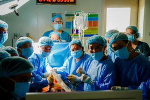 Bệnh viện ở Singapore đưa người bệnh sang Việt Nam can thiệp bào thai