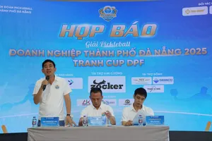 Ban tổ chức chia sẻ thông tin giải đấu tại buổi họp báo