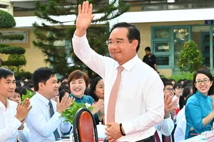 Lãnh đạo TPHCM dự lễ khai giảng năm học mới