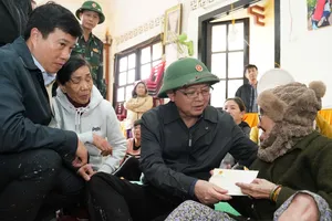 Phó Thủ tướng Hồ Quốc Dũng thăm hỏi người dân vùng lũ Lâm Đồng