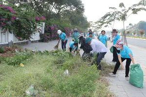 500 người dân phường Phước Thắng ra quân “Ngày chủ nhật xanh”