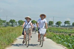 Nỗi lo thị trường khách du lịch