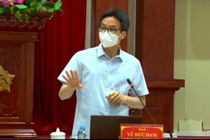 Phó Thủ tướng Vũ Đức Đam: Tiền Giang cần đi từng ngõ, gõ từng nhà, nắm chắc người từ địa phương khác đến