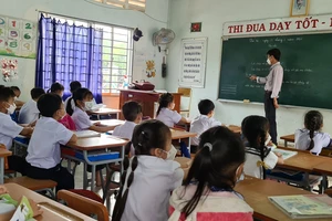 Long An: Cảnh giác với chiêu trò mạo danh giáo viên lừa tiền phụ huynh