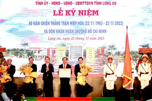 Tỉnh Long An vinh dự đón nhận Huân chương Hồ Chí Minh