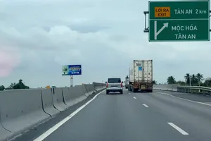 Cấm xe tải trên 7,5 tấn, xe khách 29 chỗ lưu thông làn 1 đường cao tốc TPHCM – Trung Lương