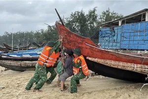 Miền Trung cấp tập ứng phó siêu bão