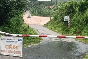 Mưa lớn ở Quảng Trị: Nhiều ngầm tràn ngập sâu, sơ tán khẩn cấp nhiều hộ dân