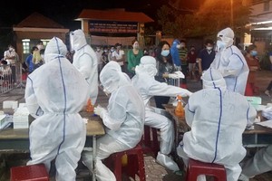 過去期間，市醫藥大學上千講師，大學生誌願參加防疫工作。（示意圖源：互聯網）