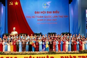 全國婦女代表大會圓滿閉幕