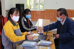 已離職的老弱鄉級幹部獲調升每月津貼。