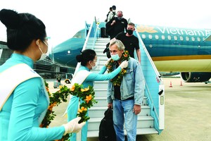 越航迎接國際遊客。