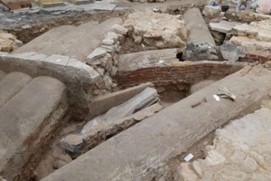 　　聖母院發現中世紀石棺，相信屬顯赫人士。