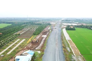 開發沿著高速公路的土地儲備面積將帶來基礎設施投建資金。