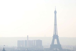 013 巴黎的空污。翻攝inhabitat.com