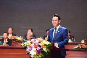 華人企業家鄧鴻英蟬聯越南年輕企業家協會主席。