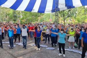 第六郡千名職工參加體育運動