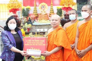 中央民運部長祝賀高棉族傳統新年