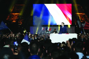 4月24日，法國現任總統馬克龍在巴黎的慶祝集會上講話。