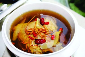 潤燥止咳喝蟲草老鴨煲