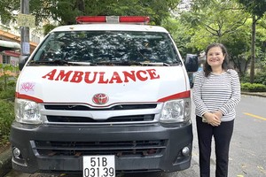 潘氏丙與志願隊伍全天候運行救護車模式。