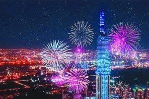 璀璨的胡志明市。