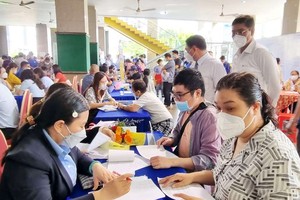 第十一郡為青年解決就業