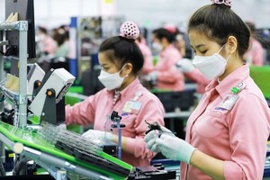 在北寧省的越南三星工廠生產線。