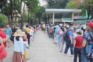 統一會場參觀民眾絡繹不絕