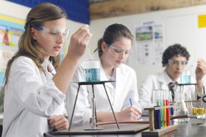 美高中生團隊發明海水淡化水壺