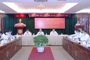 市國會代表團與高齡選民接觸