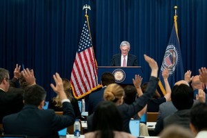 美國聯邦儲備委員會臨時主席鮑威爾出席新聞發佈會。