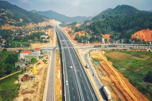 加快完成北南高速投建手續