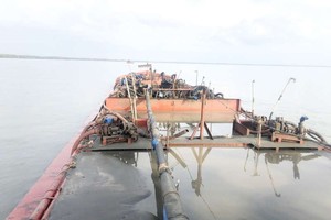 市邊防部隊打擊盜沙賊