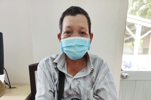 陳成得去賣彩票時來報社求助。