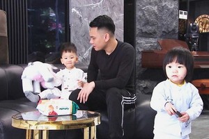 《媽媽不在-爸爸是超人》正吸引觀眾收看。