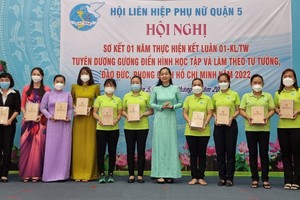 學習胡志明思想與道德榜樣婦女獲表彰