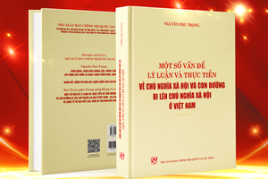 阮富仲總書記編寫的《社會主義理論與實踐若干問題和越南走向社會主義的道路》一書。