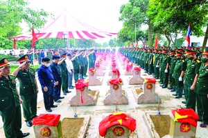安葬 103 位越南志願軍骸骨