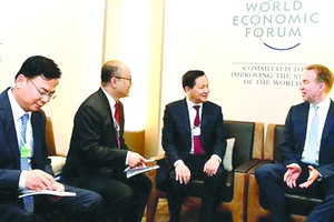 越南政府副總理黎明概會見世界經濟論壇主席博爾格‧布倫德。